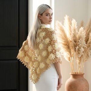 Vintage Handmade Crochet Daisy Shawl in Cream and Tan